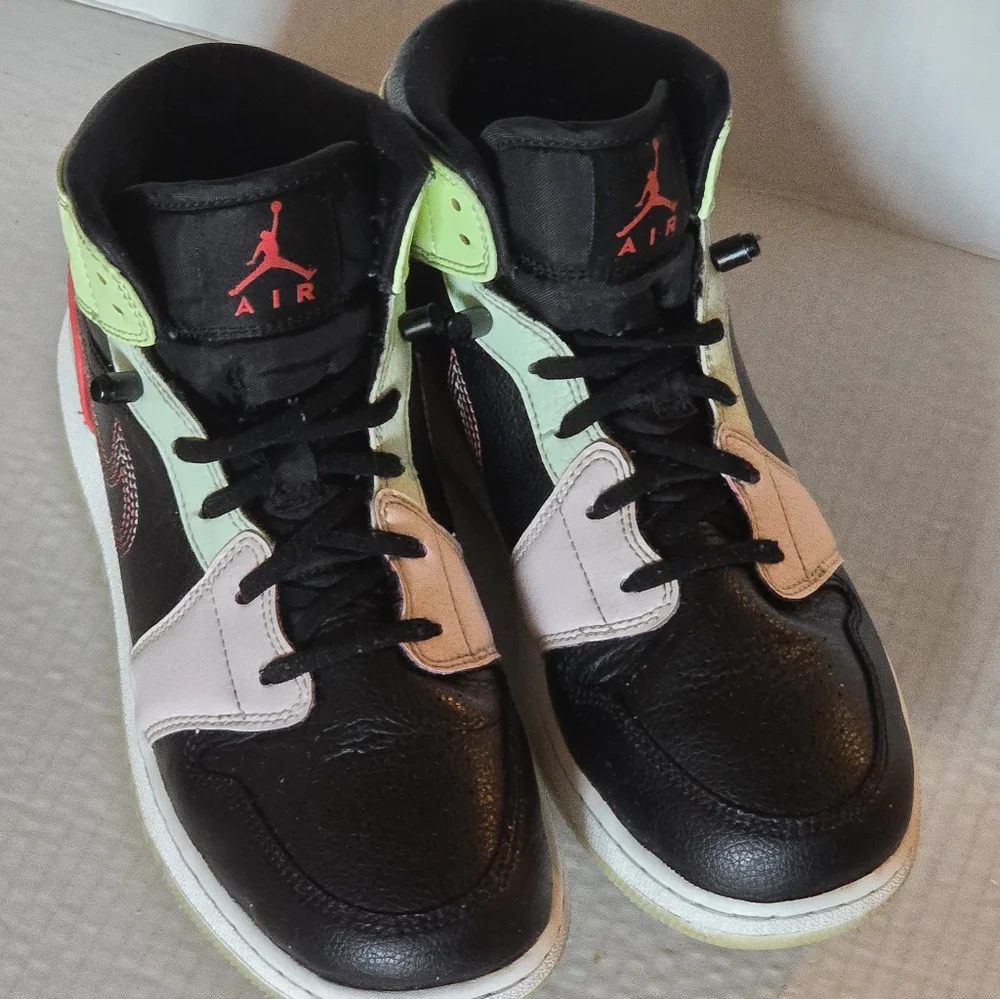 Nike Air Jordan 1 Mid GS Glow In The Dark Black Pink Volt Sneakers Size 7Y